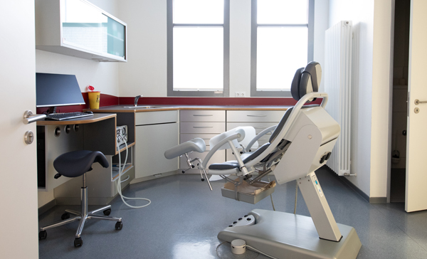 Behandlungsraum für Proktologie